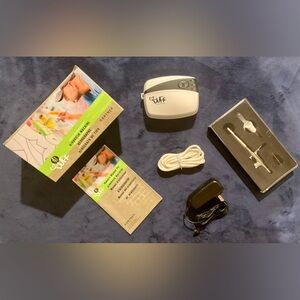 Duff Goldman Airbrush Machine with Accessories.